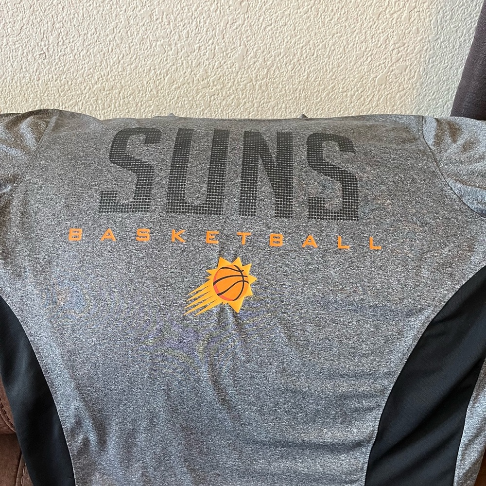 Suns TeeShirt in Excellent condition!!
